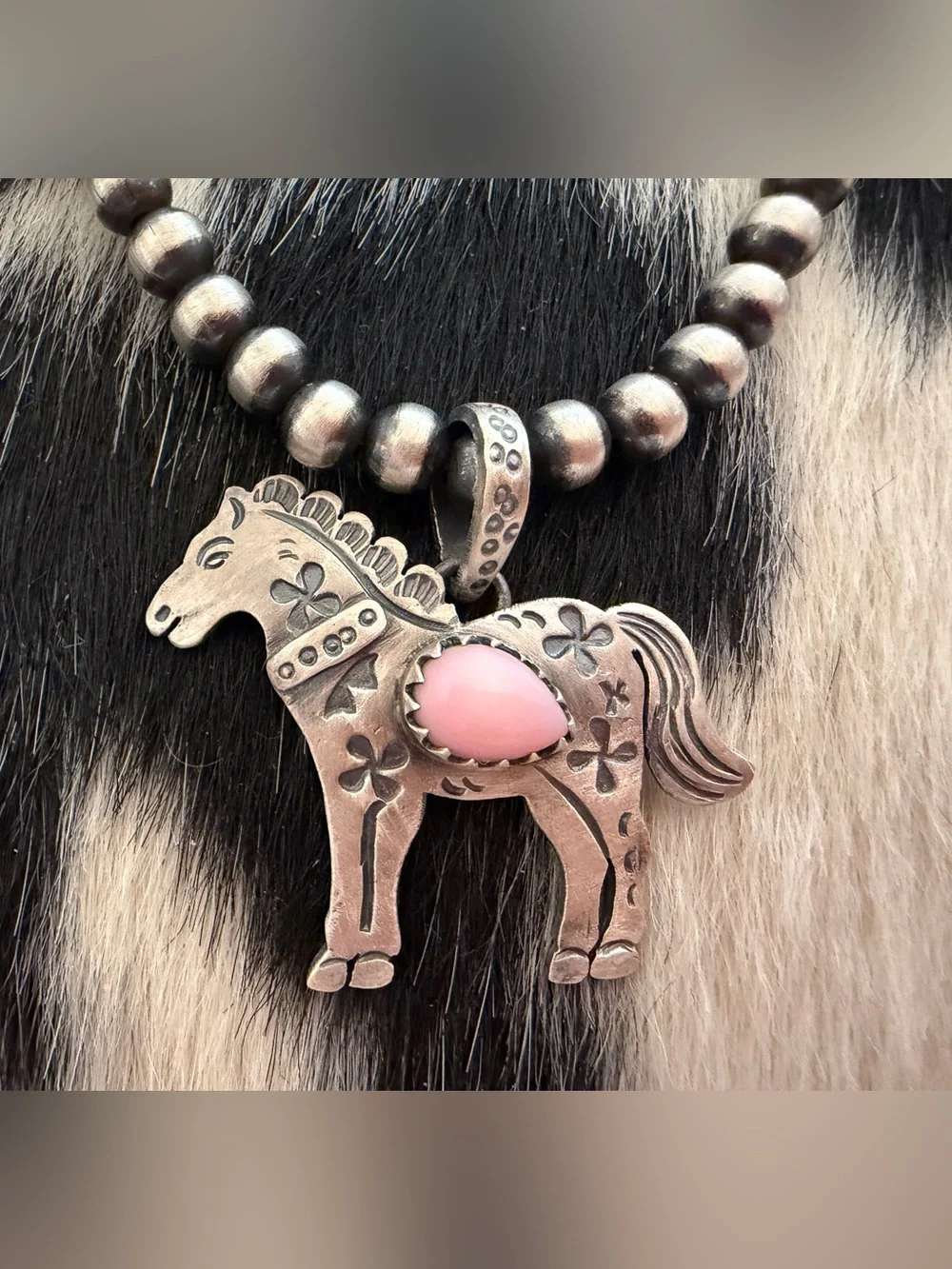 ❤️ Queen Pink Conch Hand Stamped Sterling 925 Decorative Horse Pendant 8mm Bail